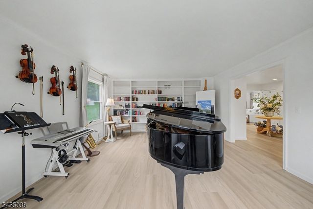 105 Nightingale Rd, Hope Twp., NJ 07825