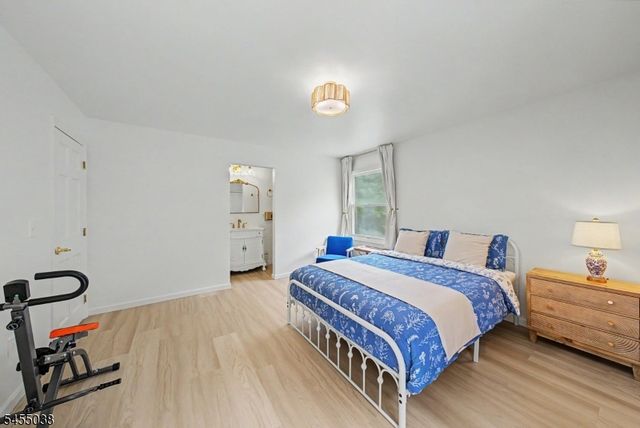 105 Nightingale Rd, Hope Twp., NJ 07825