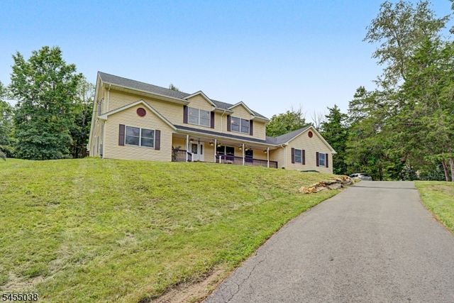 105 Nightingale Rd, Hope Twp., NJ 07825