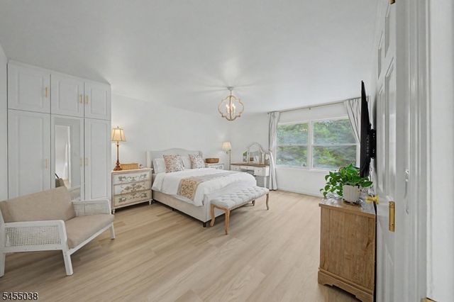 105 Nightingale Rd, Hope Twp., NJ 07825
