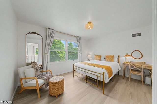 105 Nightingale Rd, Hope Twp., NJ 07825
