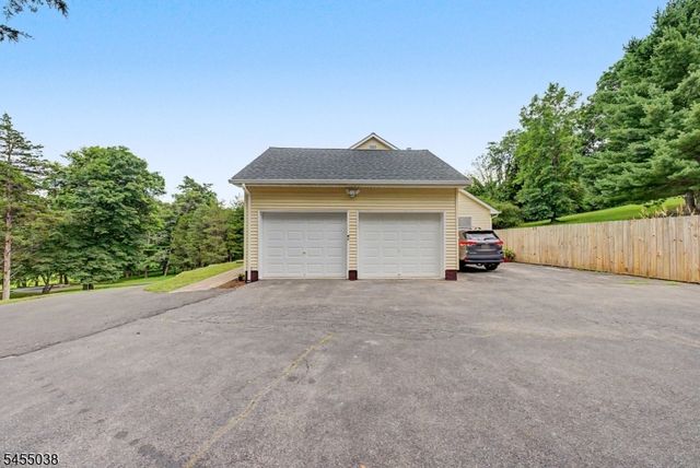 105 Nightingale Rd, Hope Twp., NJ 07825