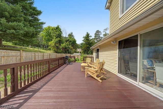 105 Nightingale Rd, Hope Twp., NJ 07825