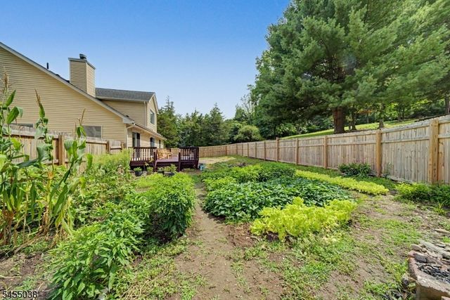 105 Nightingale Rd, Hope Twp., NJ 07825