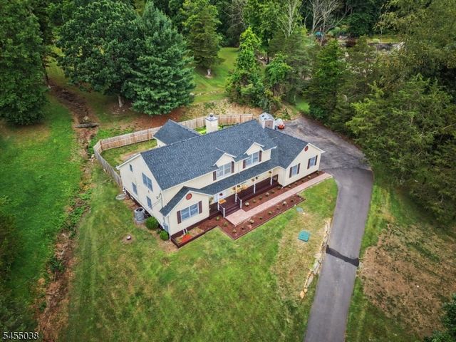 105 Nightingale Rd, Hope Twp., NJ 07825