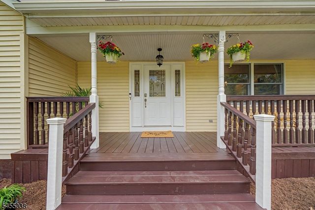 105 Nightingale Rd, Hope Twp., NJ 07825