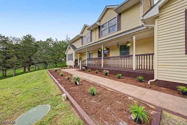 105 Nightingale Rd, Hope Twp., NJ 07825