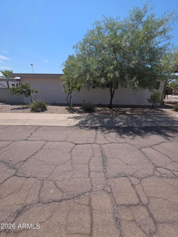 725 E BRENDA Drive, Casa Grande, AZ 85122 — exterior