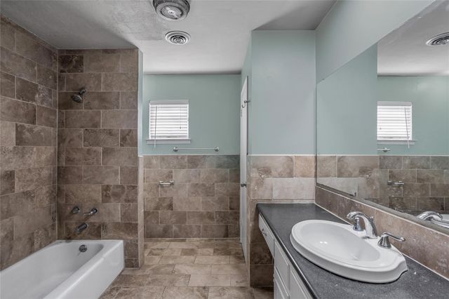 3558 South Drive, Fort Worth, TX 76109