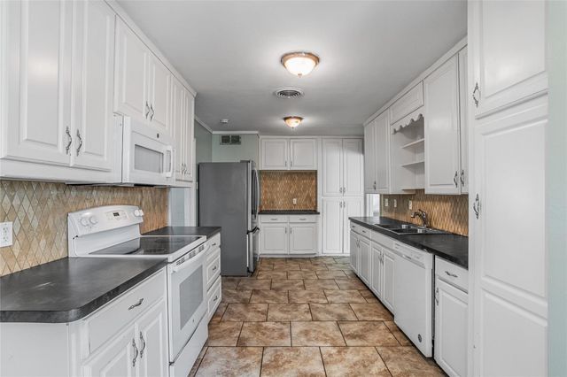 3558 South Drive, Fort Worth, TX 76109