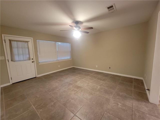 609 Cottonwood ST A, Lockhart, TX 78644