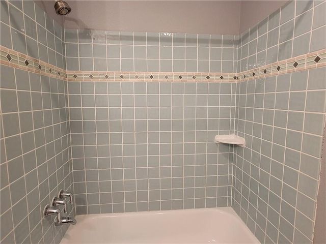 609 Cottonwood ST A, Lockhart, TX 78644