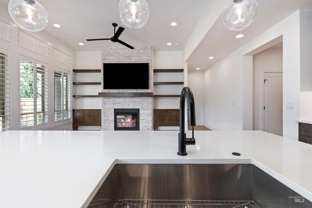 7517 W Deerfawn Ln, Eagle, ID 83616