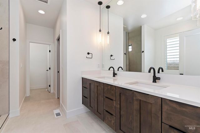 7517 W Deerfawn Ln, Eagle, ID 83616