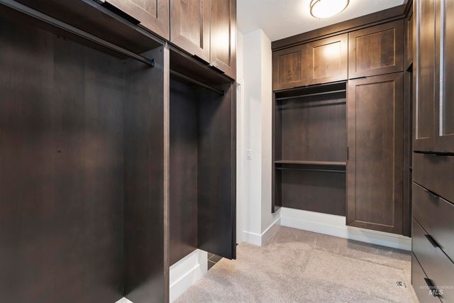 7517 W Deerfawn Ln, Eagle, ID 83616