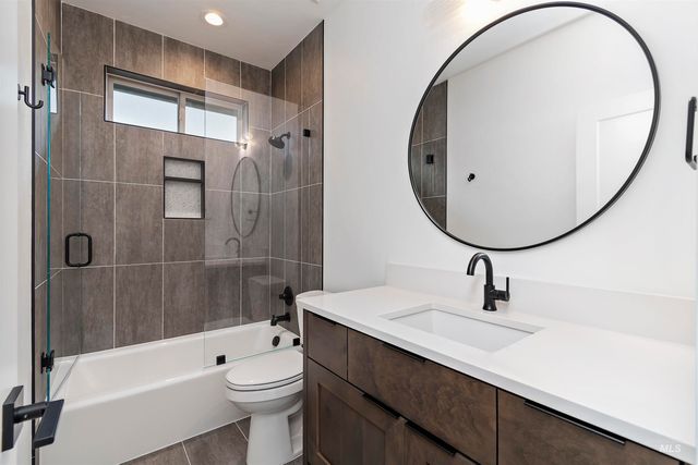 7517 W Deerfawn Ln, Eagle, ID 83616