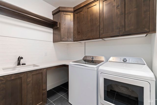 7517 W Deerfawn Ln, Eagle, ID 83616