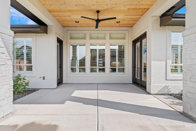 7517 W Deerfawn Ln, Eagle, ID 83616