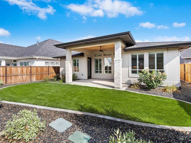 7517 W Deerfawn Ln, Eagle, ID 83616