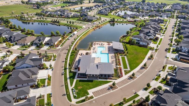 7517 W Deerfawn Ln, Eagle, ID 83616