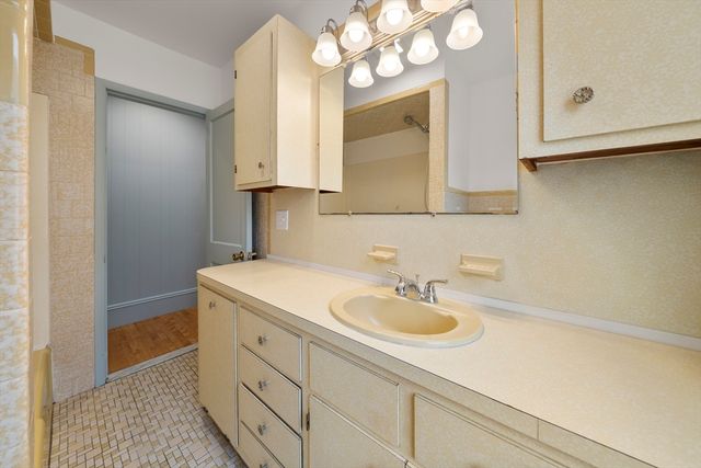 69 Endicott 3, Salem, MA 01970