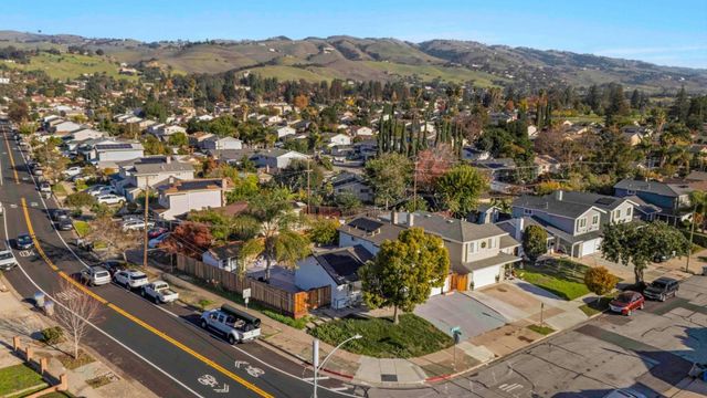 1702 Mount Rushmore Drive, San Jose, CA 95127