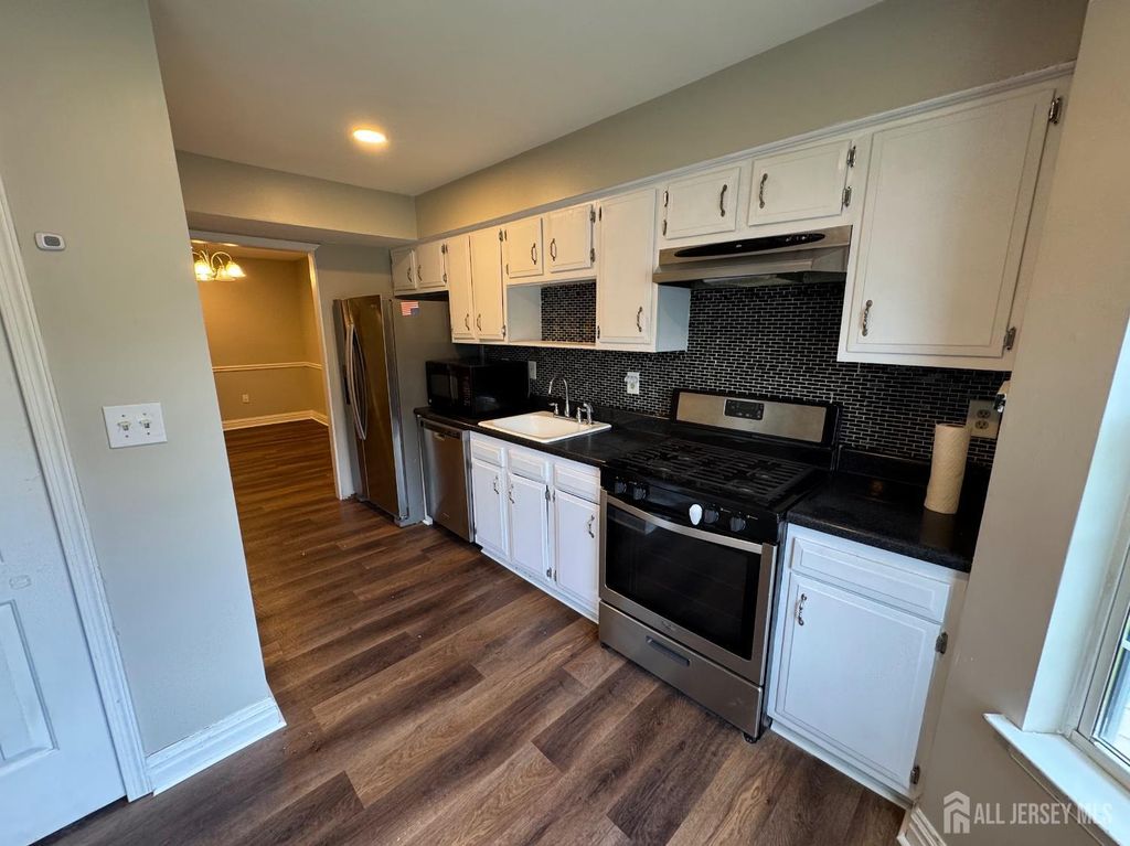 10 Cosgrove Court, East Brunswick, NJ 08816