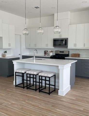 2103 Holman Street, Houston, TX 77004