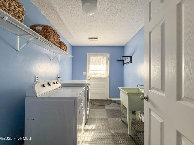 1104 Middle Sound Loop Road, Wilmington, NC 28411