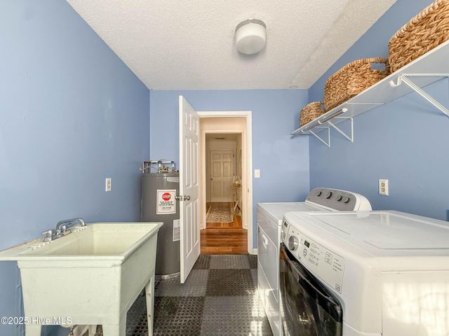 1104 Middle Sound Loop Road, Wilmington, NC 28411