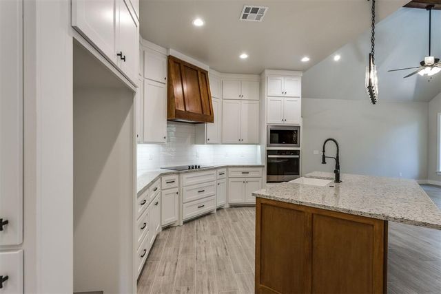 3172 N Henney Road, Choctaw, OK 73020