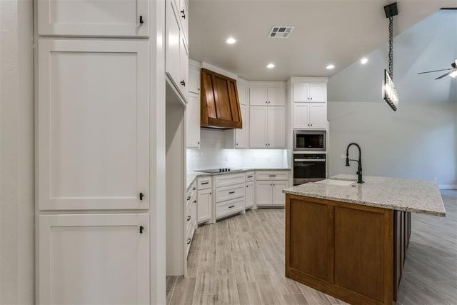 3172 N Henney Road, Choctaw, OK 73020