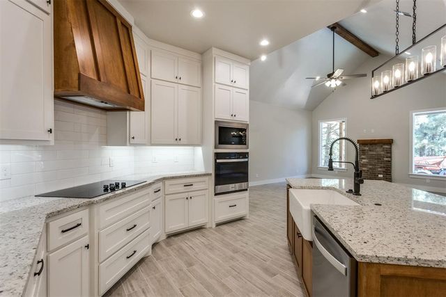 3172 N Henney Road, Choctaw, OK 73020