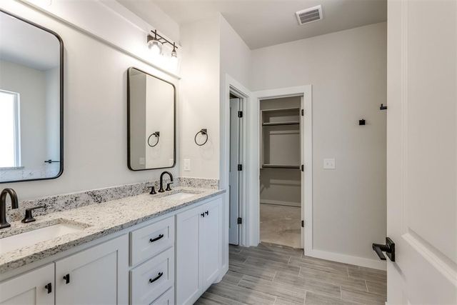 3172 N Henney Road, Choctaw, OK 73020