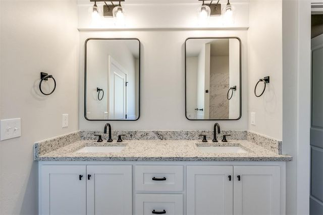 3172 N Henney Road, Choctaw, OK 73020