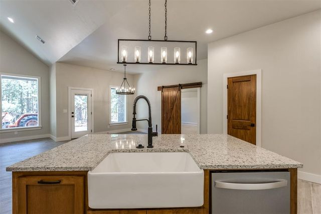 3172 N Henney Road, Choctaw, OK 73020