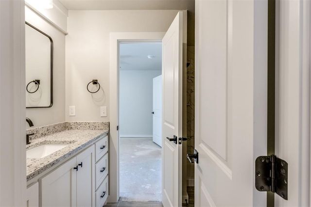 3172 N Henney Road, Choctaw, OK 73020
