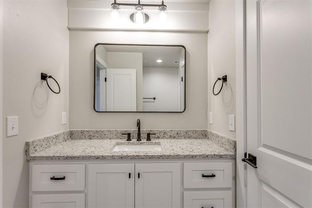 3172 N Henney Road, Choctaw, OK 73020