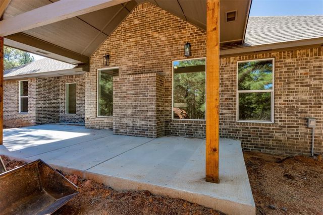 3172 N Henney Road, Choctaw, OK 73020