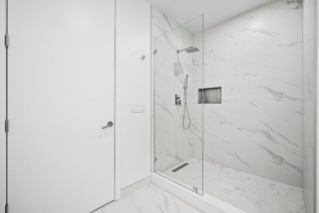 220 Lake Shore Drive 915, Lake Park, FL 33403