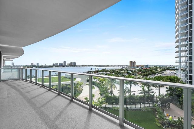 220 Lake Shore Drive 915, Lake Park, FL 33403