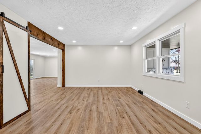 726 S Abbey Road, Springfield, MO 65809