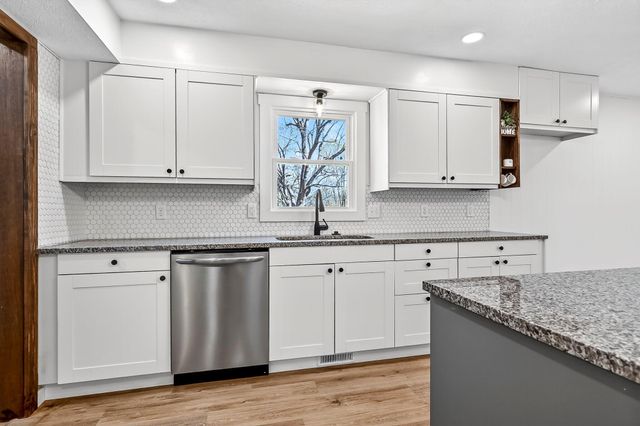 726 S Abbey Road, Springfield, MO 65809