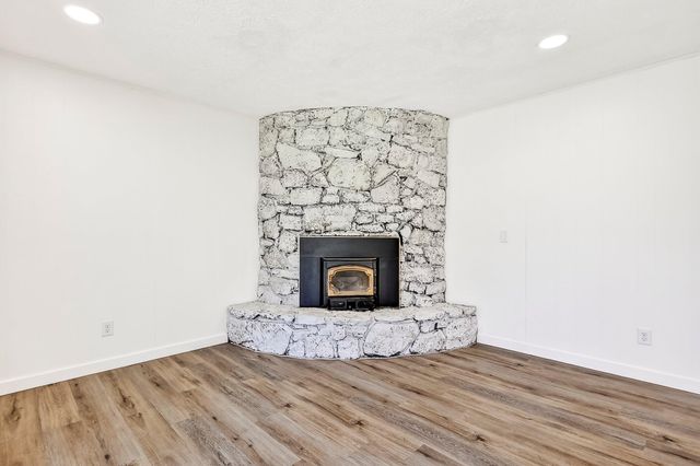 726 S Abbey Road, Springfield, MO 65809