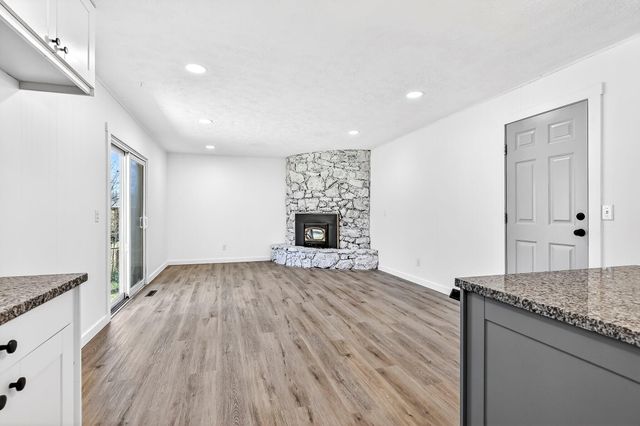 726 S Abbey Road, Springfield, MO 65809