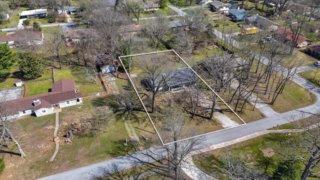 726 S Abbey Road, Springfield, MO 65809