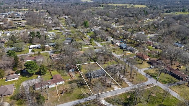 726 S Abbey Road, Springfield, MO 65809