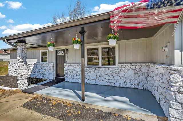 726 S Abbey Road, Springfield, MO 65809