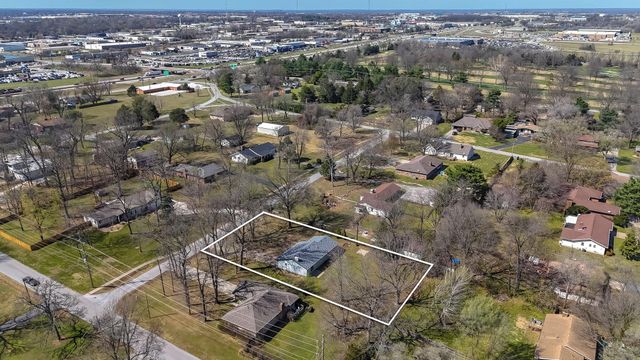 726 S Abbey Road, Springfield, MO 65809