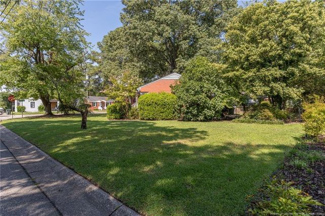 725 Poole Drive, Fayetteville, NC 28303